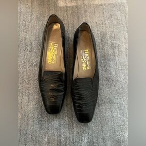 RARE Women’s Vintage Ferragamo Snake/Gator Heeled Dark Brown Loafer!